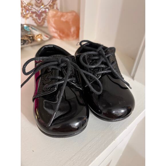 JOSMO Patent Leather Toddler Tuxedo Shoes Size 6 - Picture 1 of 4
